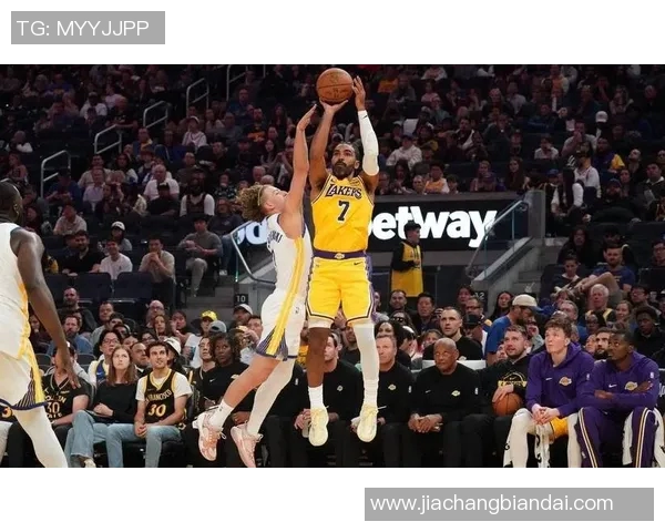 NBA-库里14分布朗尼5分5失误艾顿7+7 勇士轻取湖人