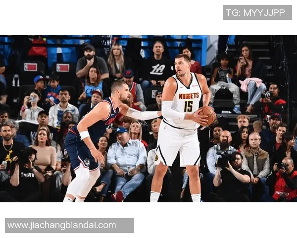 戈登和穆雷半场同时得分上双,二人挺身而出率掘金大比分领先 戈登和穆雷半场同时得分上双,二人挺身而出率掘金大比分领先